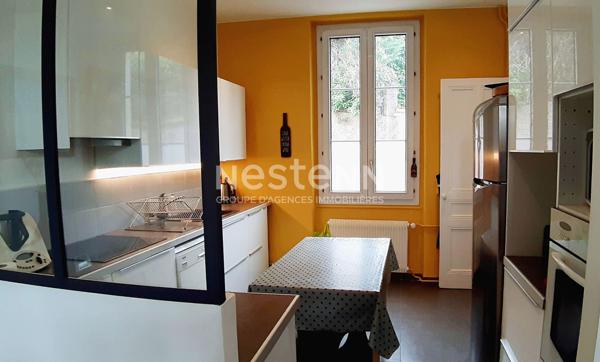 Maison bourgeoise à vendre à Écully - 7 pièces, piscine et garage