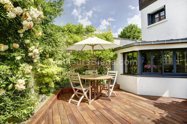 Charmante maison de ville rénovée au coeur de Brancas