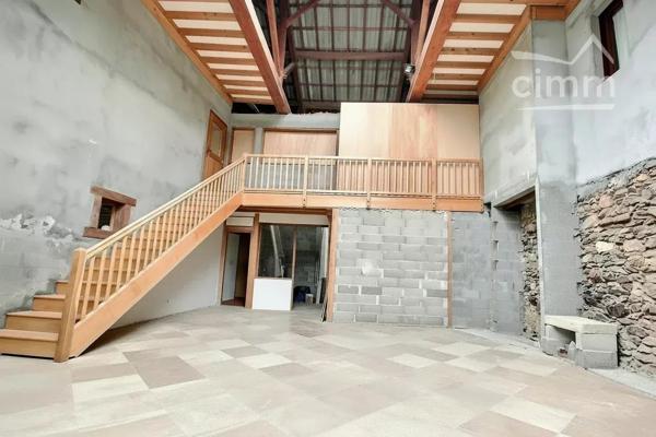 Découvrez cette maison de village au Murier, Le Bigot à Saint-Martin-d'Hères, offrant une surface habitable de 109 m².