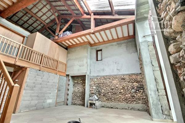 Découvrez cette maison de village au Murier, Le Bigot à Saint-Martin-d'Hères, offrant une surface habitable de 109 m².