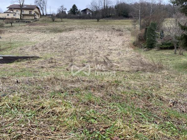 Terrain constructible et viabilisé de 1 365 m²  à Champfromier.