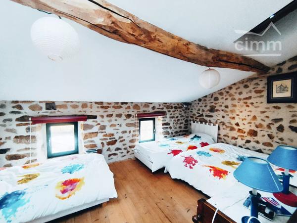Magnifique maison rénovée par architecte à découvrir dans un hameau de la commune de Domaize.