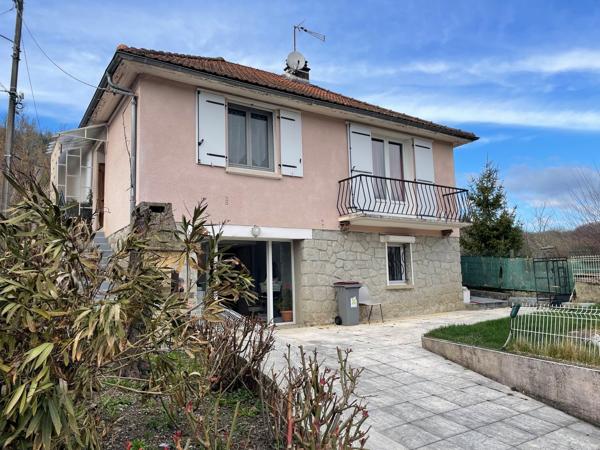 JOLIE MAISON FAMILIALE A YDES Ydes (15210)