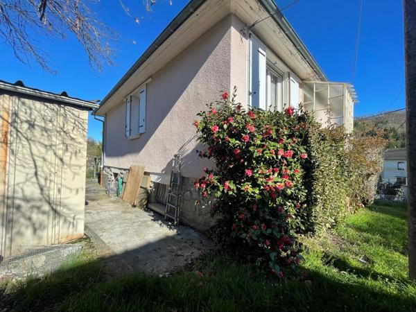 JOLIE MAISON FAMILIALE A YDES Ydes (15210)