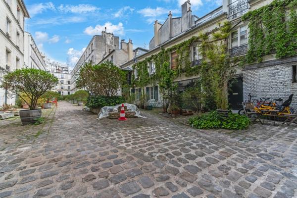 PARIS (75012) – PICPUS/NATION - STUDIO – 17M2 – TRÈS CALME – TRÈS LUMINEUX – DERNIER ÉTAGE - VUE DÉGAGÉE SUR COUR ARBORÉE – GARDIEN