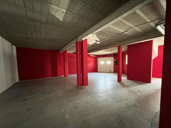 Bâtiment bureaux polyvalent avec garage à ANGOULEME