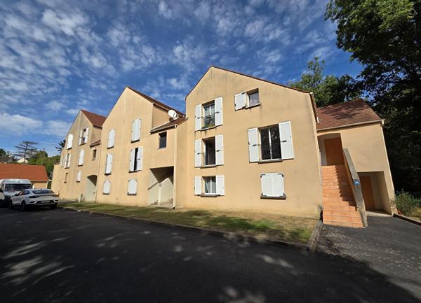 Appartement St Cheron 2 pièces de 38.57 m2 avec vue sur foret et étang privé !