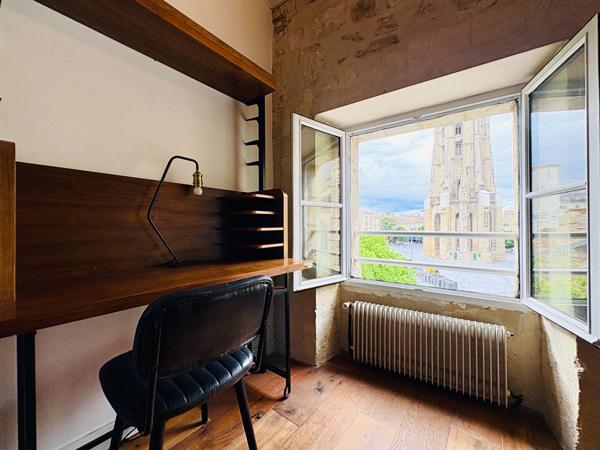 BORDEAUX Saint-Michel - Appartement T3 de caractère - Vue exceptionnelle sur la Flèche St Michel , Bordeaux