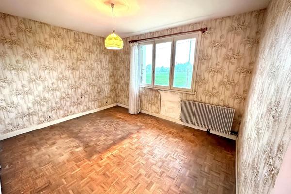 Maison sur sous-sol avec 4 chambres et jardin de 1136m². Roumazieres