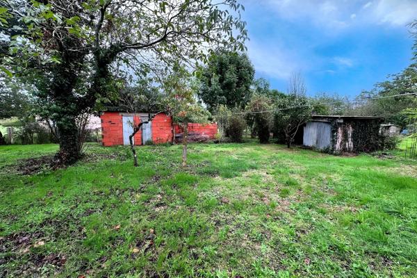 Maison sur sous-sol avec 4 chambres et jardin de 1136m². Roumazieres