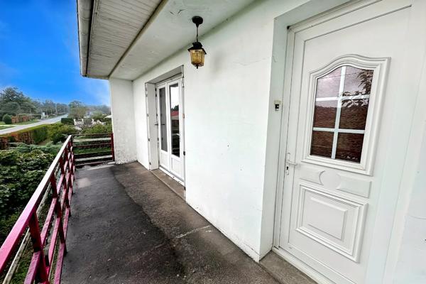 Maison sur sous-sol avec 4 chambres et jardin de 1136m². Roumazieres