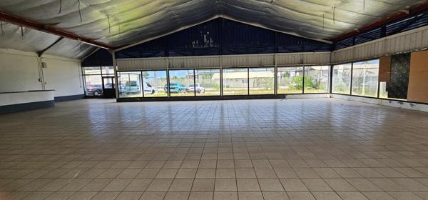 LOCAL COMMERCIAL SPACIEUX à VENDRE à KOUROU