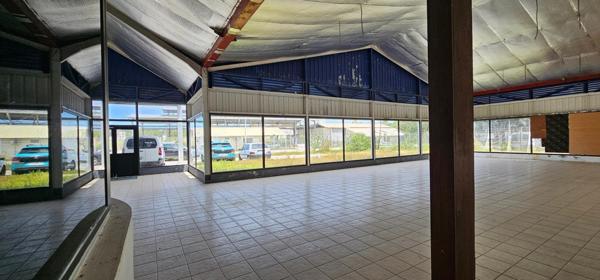 LOCAL COMMERCIAL SPACIEUX à VENDRE à KOUROU