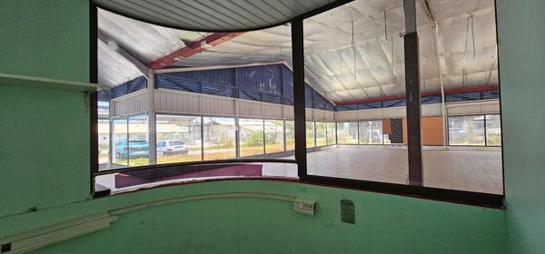 LOCAL COMMERCIAL SPACIEUX à VENDRE à KOUROU