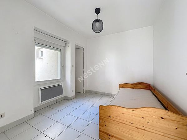 Nantes Talensac : Bâtiment de 3 studios avec jardin