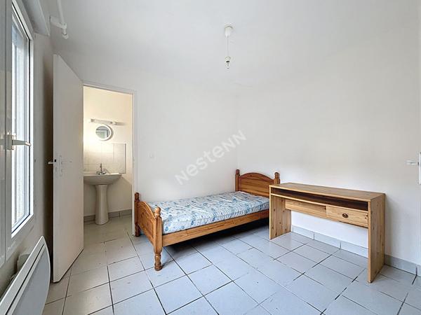 Nantes Talensac : Bâtiment de 3 studios avec jardin