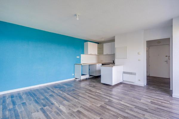 Saint-Louis-de-Montferrand (33440) Appartement 2 pièces de 43m2 avec balcon et parkings