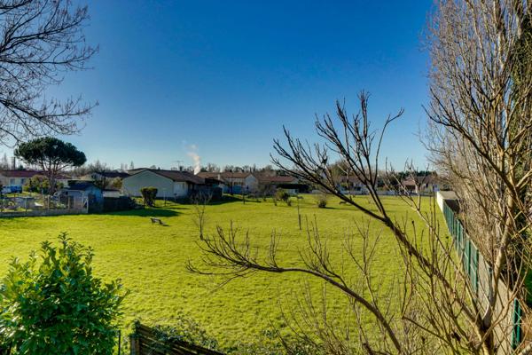 Saint-Louis-de-Montferrand (33440) Appartement 2 pièces de 43m2 avec balcon et parkings