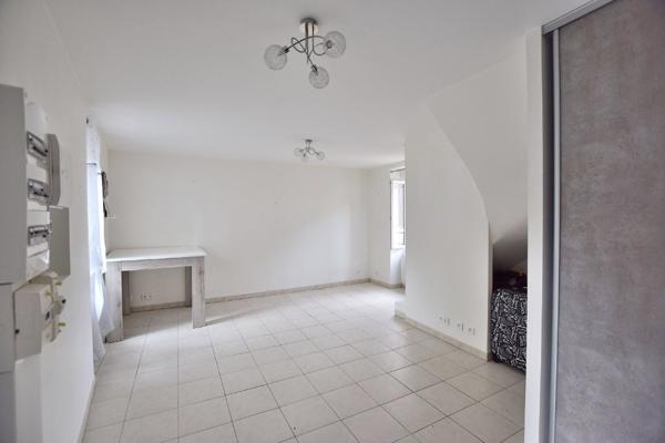 Appartement à louer à Forges Les Bains 3 pièces 45.69 m2