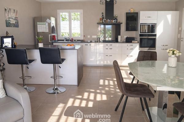 Villas 80 m² à Le Cannet-des-Maures 83340