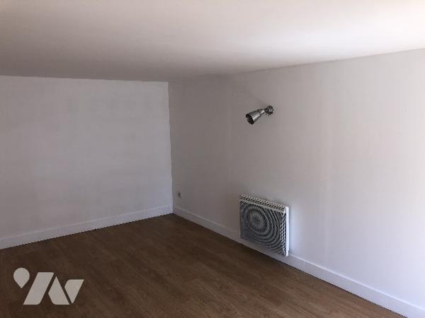 A VENDRE VIEUX MARCHE, T4 AVEC PARKING