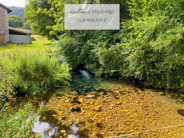 OYONNAX (01100) - PROPRIÉTÉ COMPRENANT PLUSIEURS BÂTIMENTS - 6720 m2 DE TERRAIN