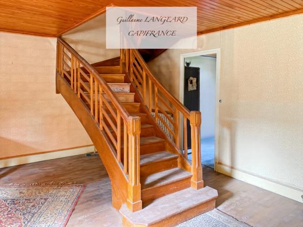 OYONNAX (01100) - PROPRIÉTÉ COMPRENANT PLUSIEURS BÂTIMENTS - 6720 m2 DE TERRAIN