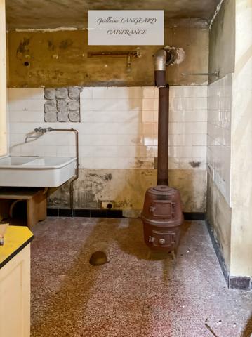 OYONNAX (01100) - PROPRIÉTÉ COMPRENANT PLUSIEURS BÂTIMENTS - 6720 m2 DE TERRAIN