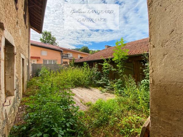 OYONNAX (01100) - PROPRIÉTÉ COMPRENANT PLUSIEURS BÂTIMENTS - 6720 m2 DE TERRAIN