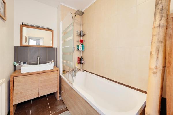 Magnifique maison avec 3 chambres, garage et jardin