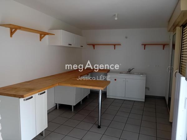 Immeuble à NIORT, 79000 - 202m²