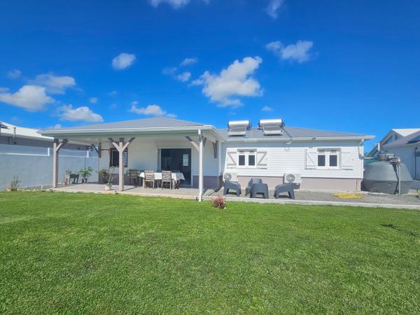 Villa T5 récente sur 1000m2 à Saint-Francois