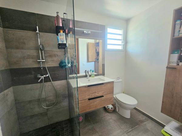 Villa T5 récente sur 1000m2 à Saint-Francois