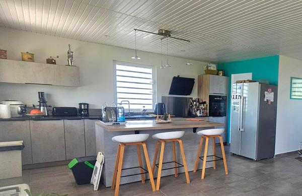 Villa T5 récente sur 1000m2 à Saint-Francois