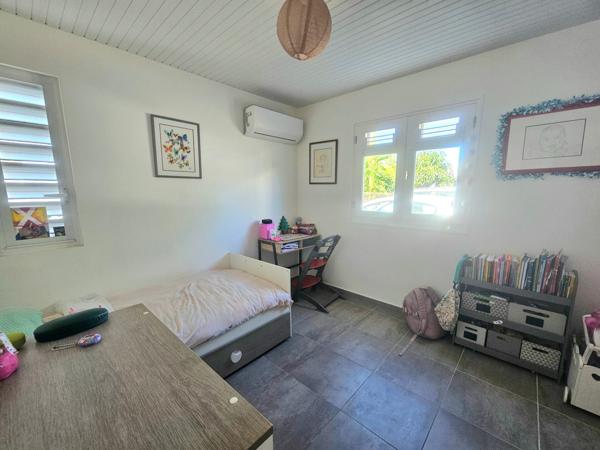 Villa T5 récente sur 1000m2 à Saint-Francois