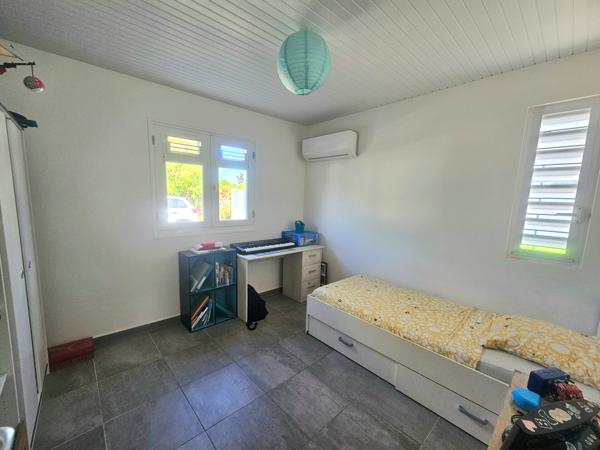 Villa T5 récente sur 1000m2 à Saint-Francois