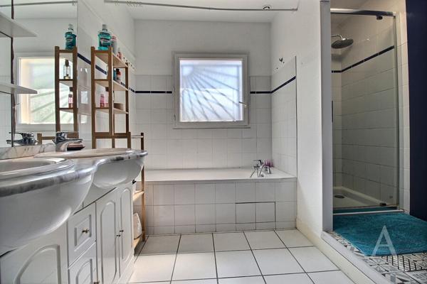 Maison familiale 3 chambres avec garage