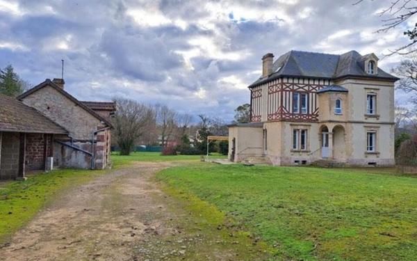 Maison à vendre    7 pièces •  Douvres-la-Délivrande