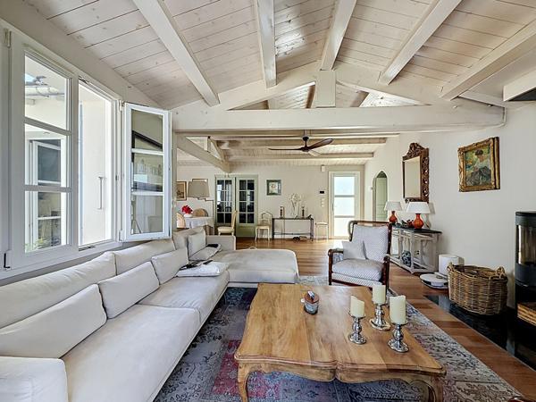 Villa de style rhétais 7 pièces - piscine chauffée