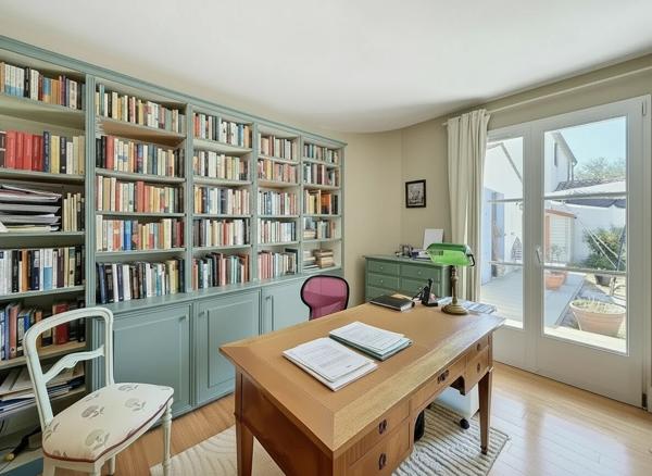 Villa de style rhétais 7 pièces - piscine chauffée