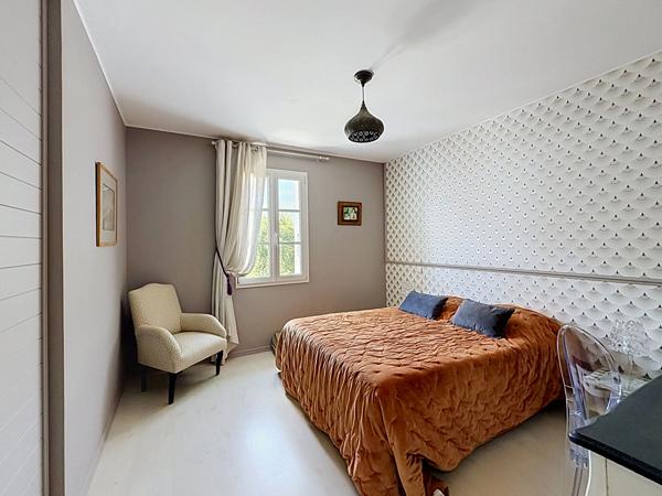 Villa de style rhétais 7 pièces - piscine chauffée