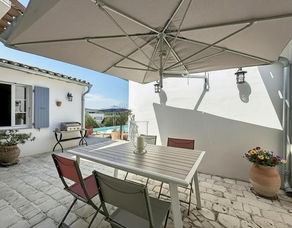 Villa de style rhétais 7 pièces - piscine chauffée