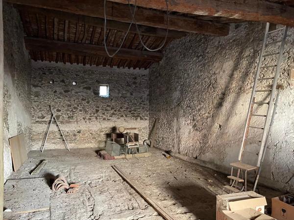 Vente                                                      Maison de village
                        
                     3 pièces                      64 m2                     à Espira-de-l'Agly