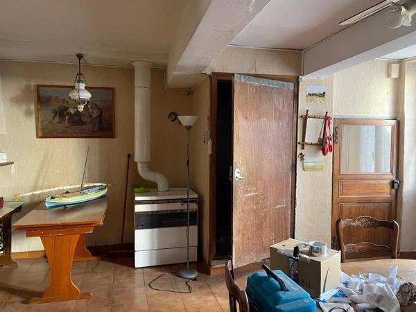 Vente                                                      Maison de village
                        
                     3 pièces                      64 m2                     à Espira-de-l'Agly