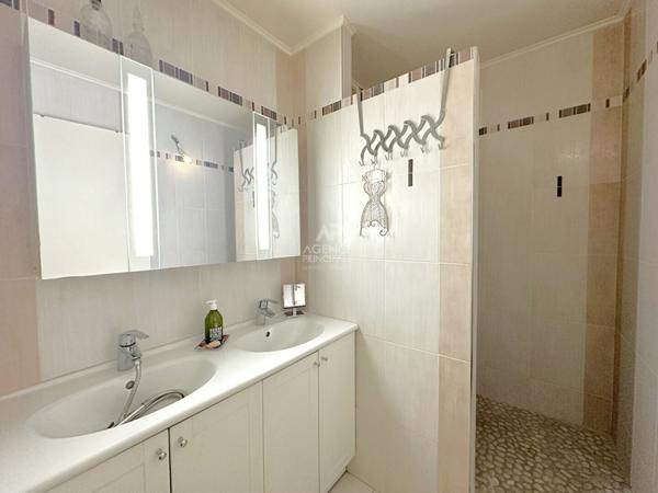 CHAVILLE - limite Sèvres- Beau 2 pièces avec balcon , cave et parking sous-sol €265 200 ** - Référence 635-CS