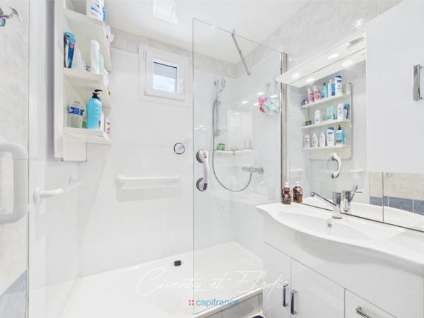 ALBERTVILLE (73)- Grand Appartement Familial avec 4 Balcons – 120 m² – Centre-Ville avec Ascenseur