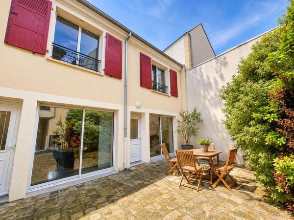 HOUILLES CENTRE-VILLE - À 10 MIN À PIED DE LA GARE 355 000 € **  - Référence  959