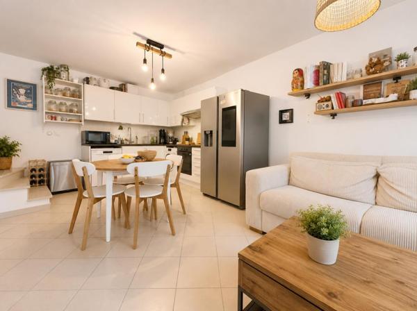HOUILLES CENTRE-VILLE - À 10 MIN À PIED DE LA GARE 355 000 € **  - Référence  959