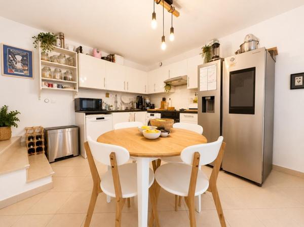 HOUILLES CENTRE-VILLE - À 10 MIN À PIED DE LA GARE 355 000 € **  - Référence  959