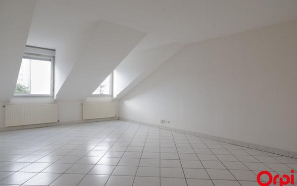 Appartement à louer    2 pièces •  Lyon 8